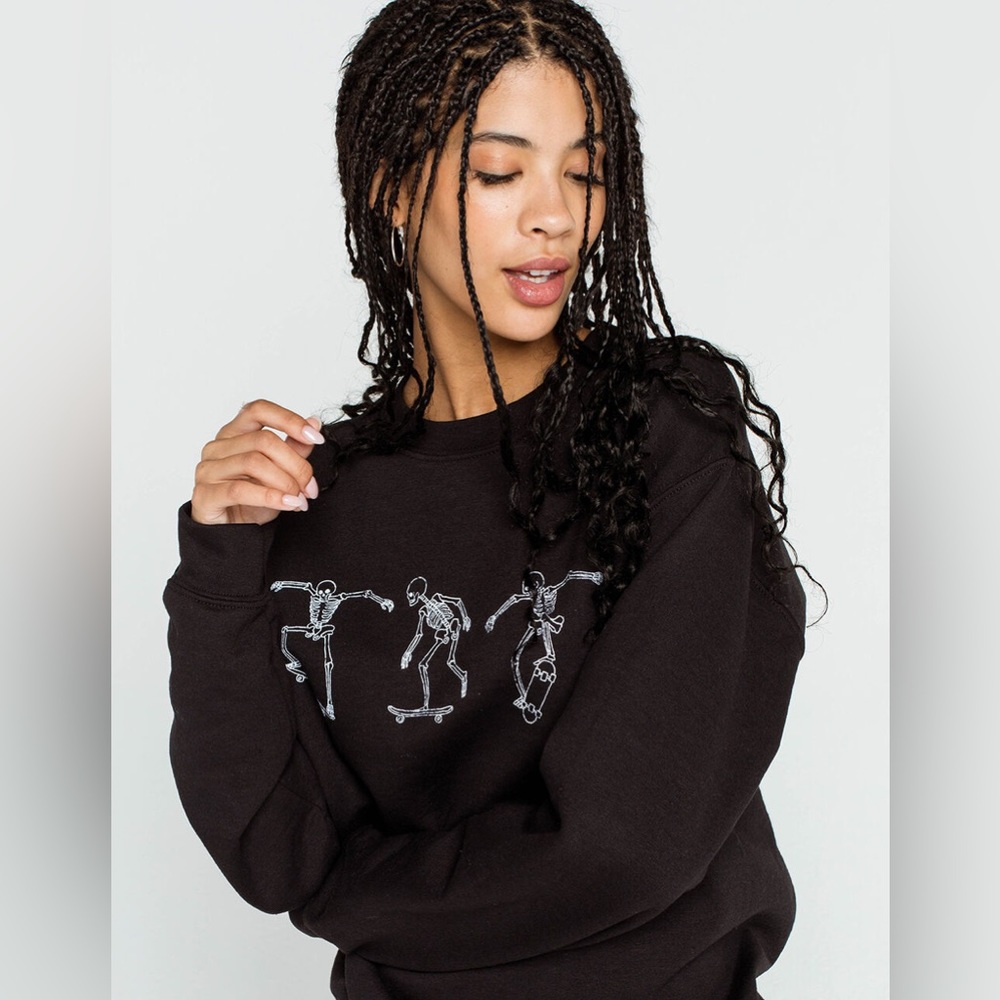 Women’s skeleton skate crewneck